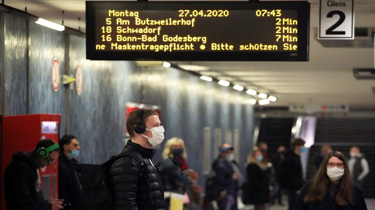 Vaka sayıları düşen Almanya'da maske zorunluluğu