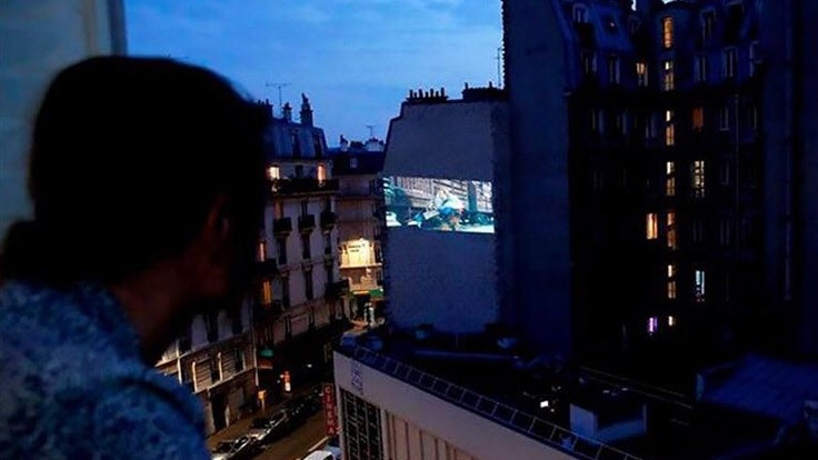 Karantina günlerinde Paris sokaklarında sinema