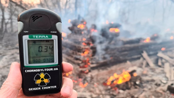 Alevler Çernobil'e 1 kilometre yaklaştı