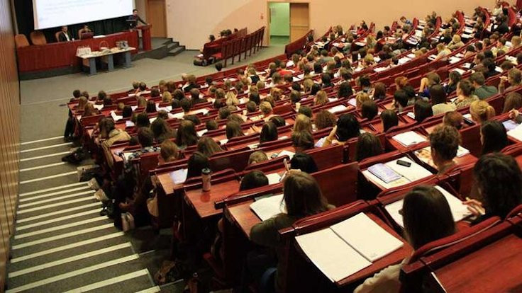 AK Parti teklifi: Üniversiteler yazın eğitim yapsın