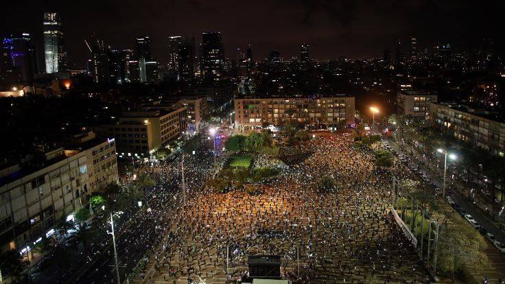 100 bin kişiden Netanyahu protestosu