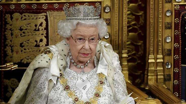 Kraliçe 2. Elizabeth korona virüsü nedeniyle halka seslenecek