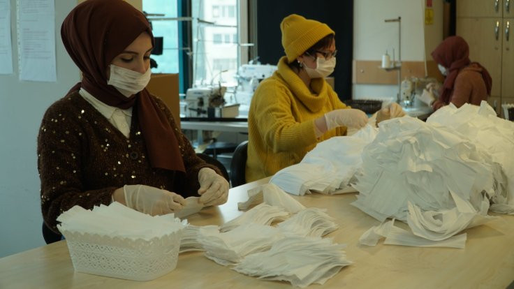 İBB günde 10 bin maske üretip dağıtacak