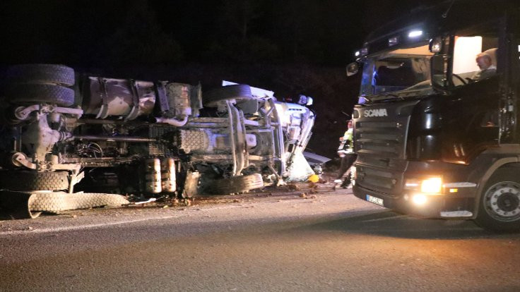 Anadolu Otoyolu'nda iki kaza: 4 yaralı