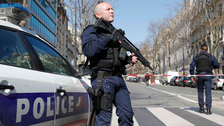 Fransa'da silahlı saldırı: 3 kişi öldü
