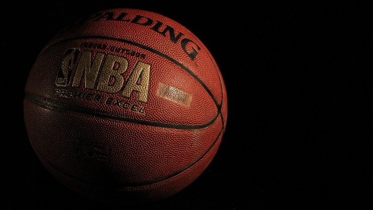 NBA'de kalan maçların tek şehirde oynanması planlanıyor