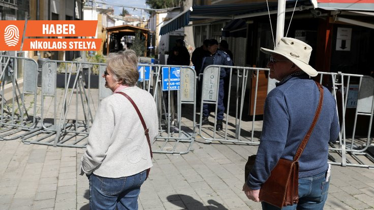 Kıbrıs'ta koronanın yeniden dayattığı sınırlar açılıyor