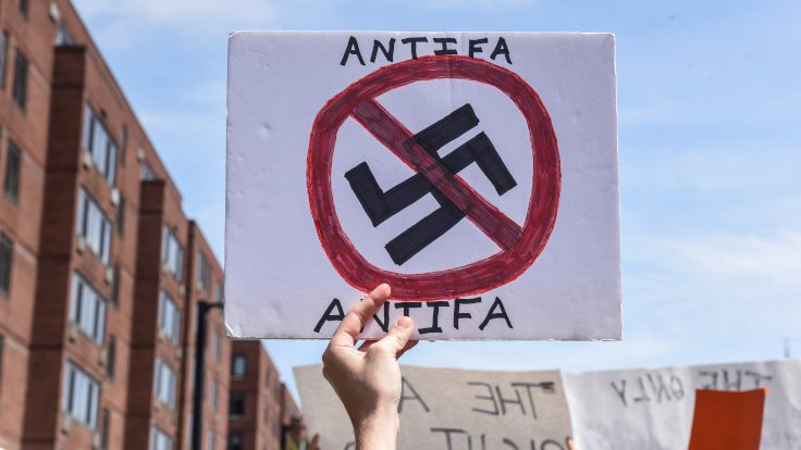 Twitter, ırkçıların 'Antifa' ismiyle açtığı hesabı kapattı
