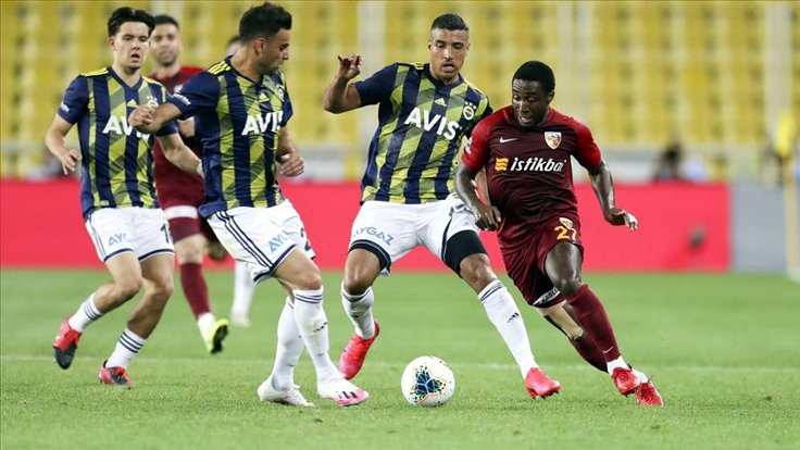 Fenerbahçe lige galibiyetle döndü