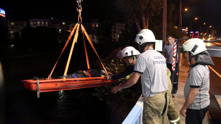 İzmir'de dereye düşen yaşlı adam çıkarıldı