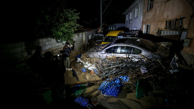 Bursa sel felaketi: 2 ölü, 4 kayıp