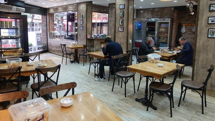 Kafe ve restoranlar yeniden açıldı
