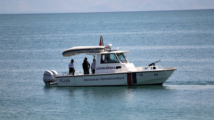 Van Gölü'nde mülteci teknesi battı
