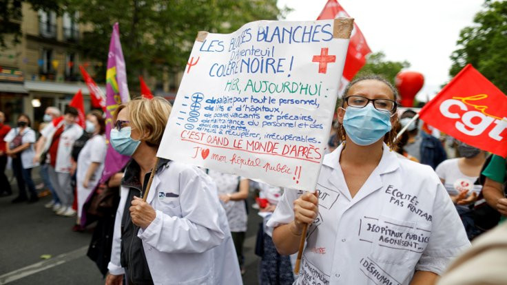 Fransa'da sağlık çalışanlarına tarihi zam