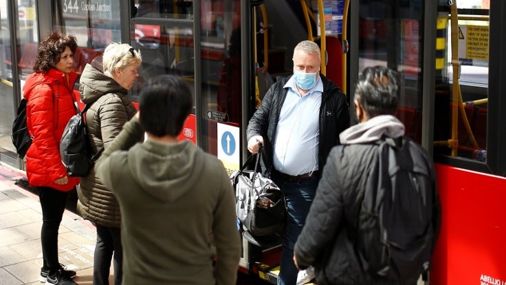 Fransa'da maskesiz yolcu almayan şoföre saldırı