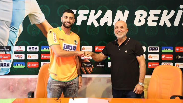 Alanyaspor, Efkan Bekiroğlu'nu transfer etti