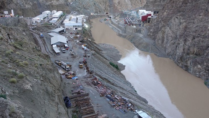 Yusufeli Barajı şantiyesinde heyelan: 1 kişi öldü