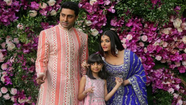 Bollywood'un en ünlü ailesinin üç nesli birden koronaya yakalandı