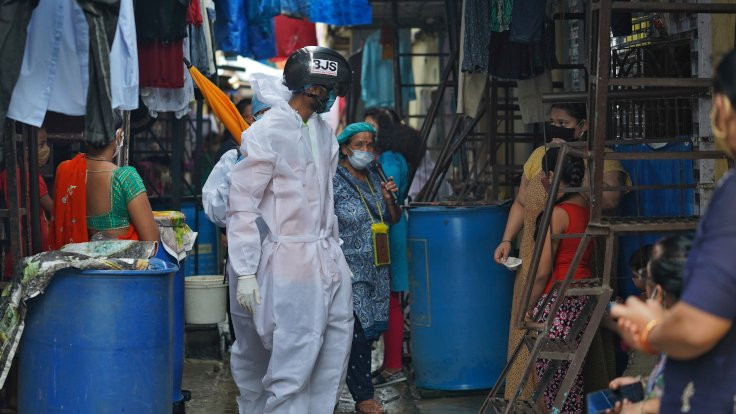 Mumbai'de yoksulların yüzde 57'si virüs kaptı