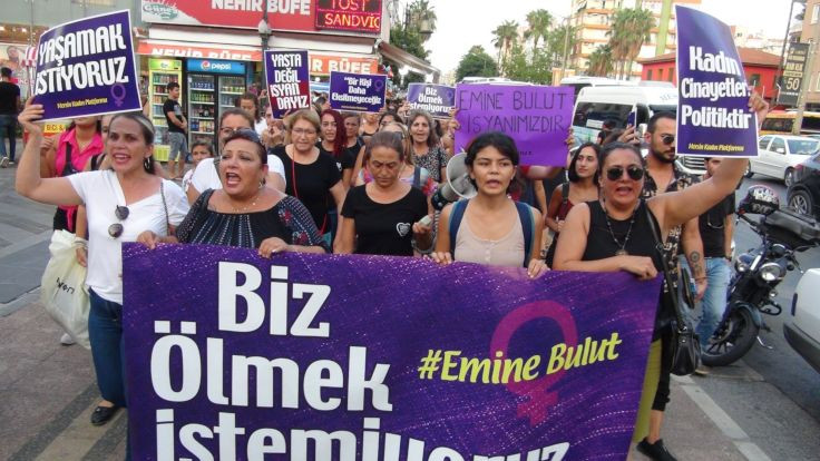 İHD Kadın Komisyonu: İstanbul Sözleşmesi'ne sonuna kadar sahip çıkacağız