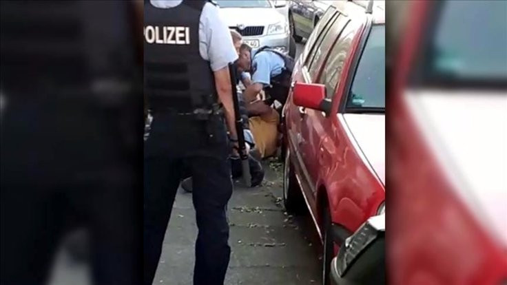 Almanya'da gözaltı sırasında şiddet uygulayan 3 polise uzaklaştırma