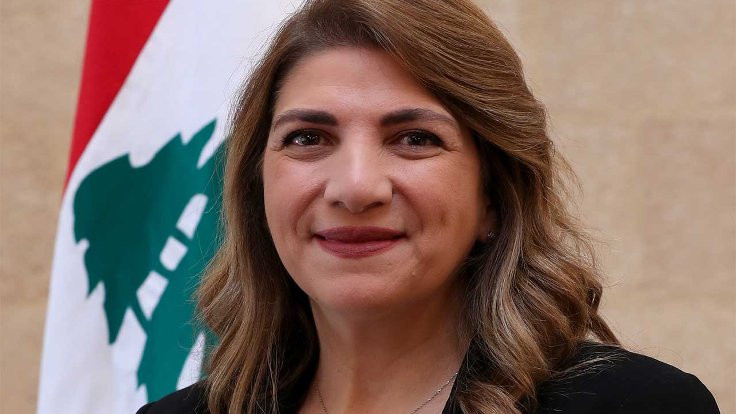 Lübnan'da kilit bakan da istifa etti
