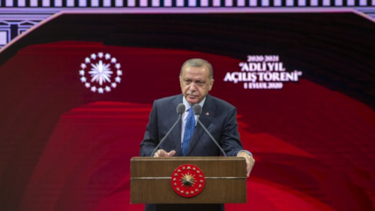 Erdoğan adli yıl açılışında 'avukatlıktan men' düzenlemesi getirileceğini söyledi
