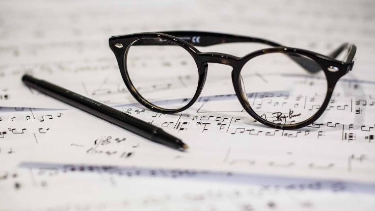 Araştırma: Gözlük takmak korona riskini azaltıyor