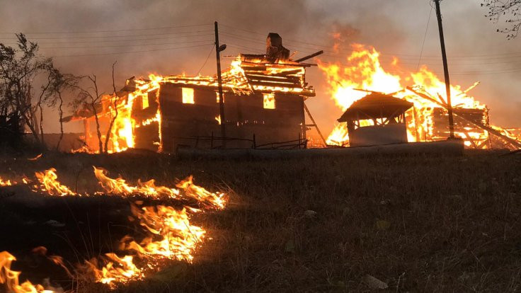 Kastamonu'da yangın: 6 köy ve mahalle boşaltıldı