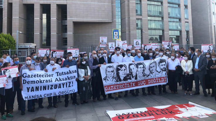 MİT davasında gazetecilere hapis cezası