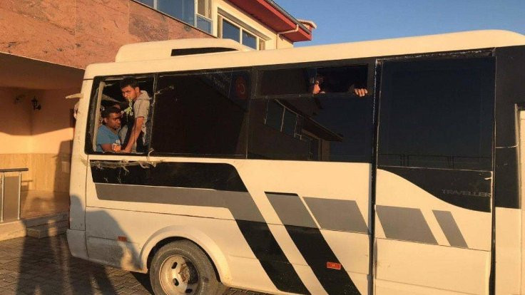 Van’da bir otobüste 65 mülteci