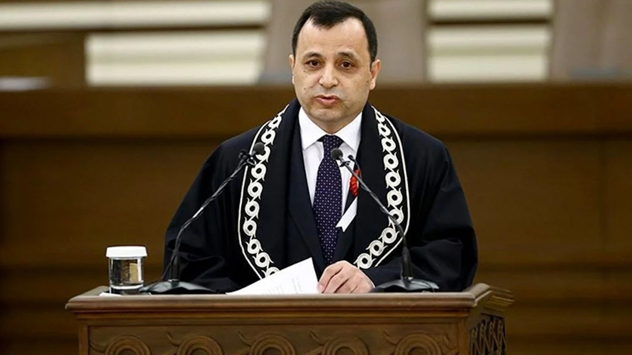 AYM Başkanı Zühtü Arslan'ın yazısının bulunduğu kitap tutuklulara verilmedi