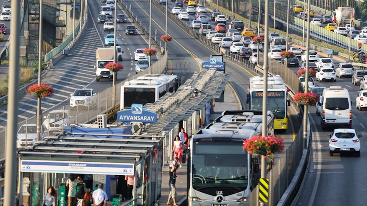 İstanbul'da toplu ulaşım yarın 8 saat ücretsiz