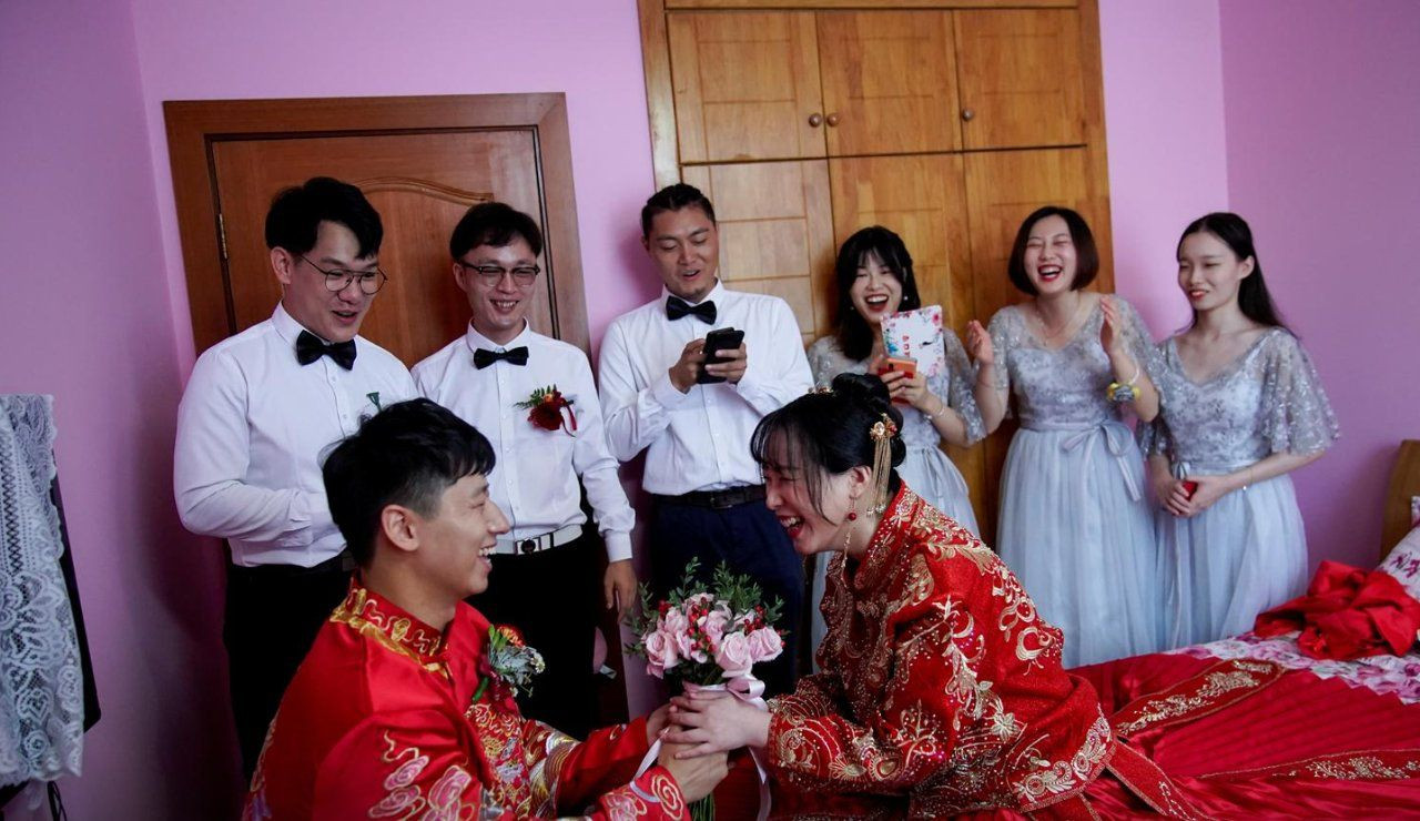 Çin'de bir haftada 600 bin çift evlendi, 23 düğüne giden sosyal medya kullanıcısının şikâyeti viral oldu - Sayfa 1