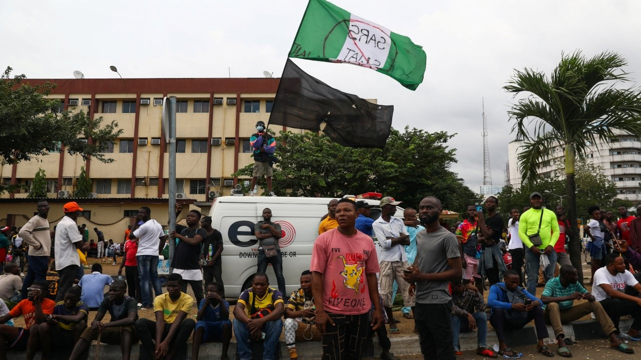 Nijerya'da polis şiddeti karşıtı protestolar: Göstericilere ateş açıldı