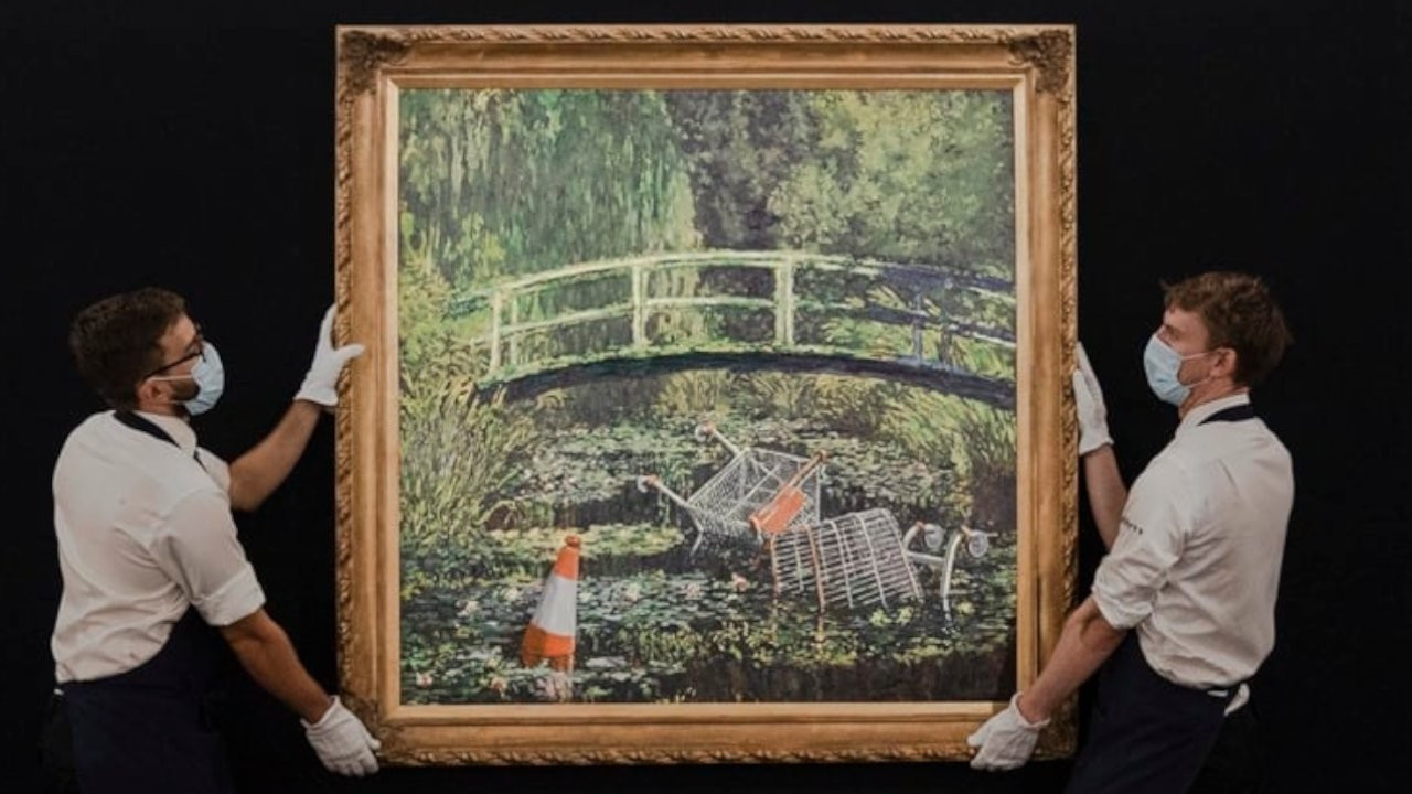 Banksy'nin Monet tablosu 7.5 milyon pound'a satıldı