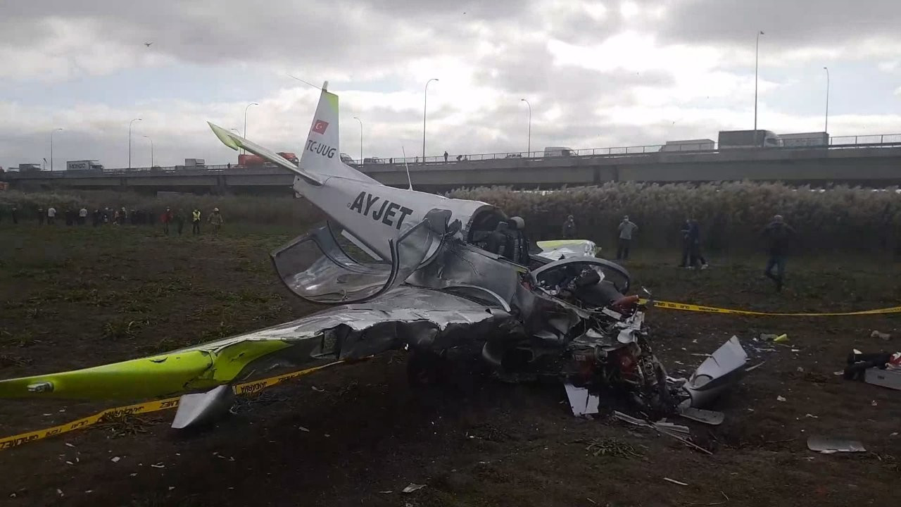 İstanbul'da eğitim uçağı düştü