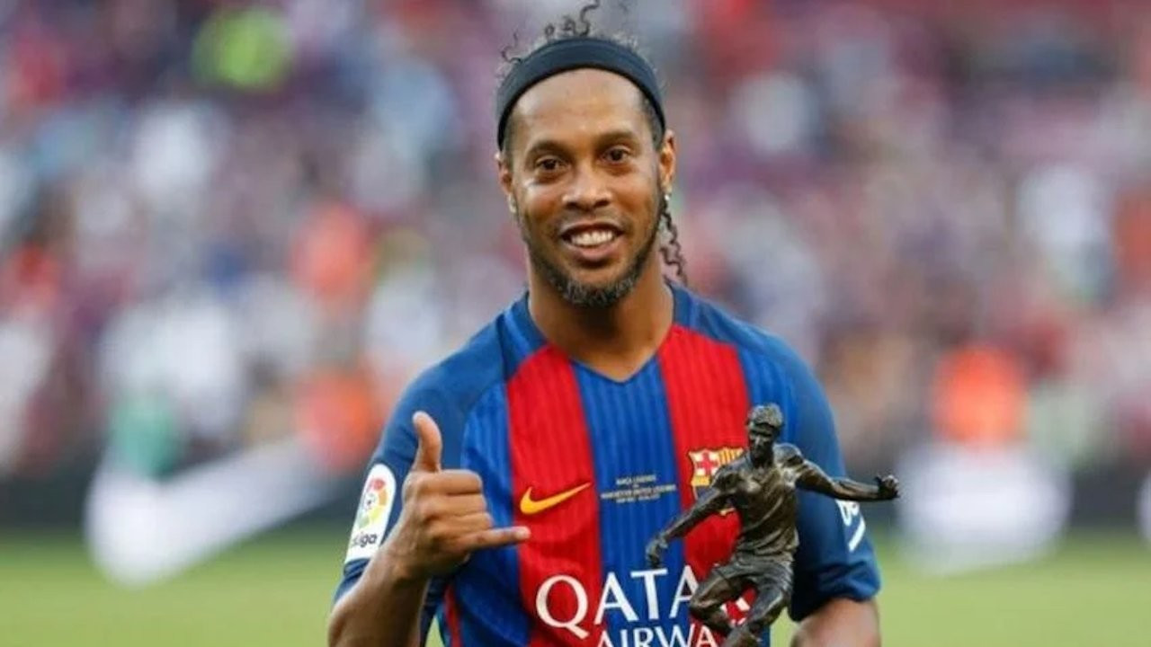 Ronaldinho korona oldu