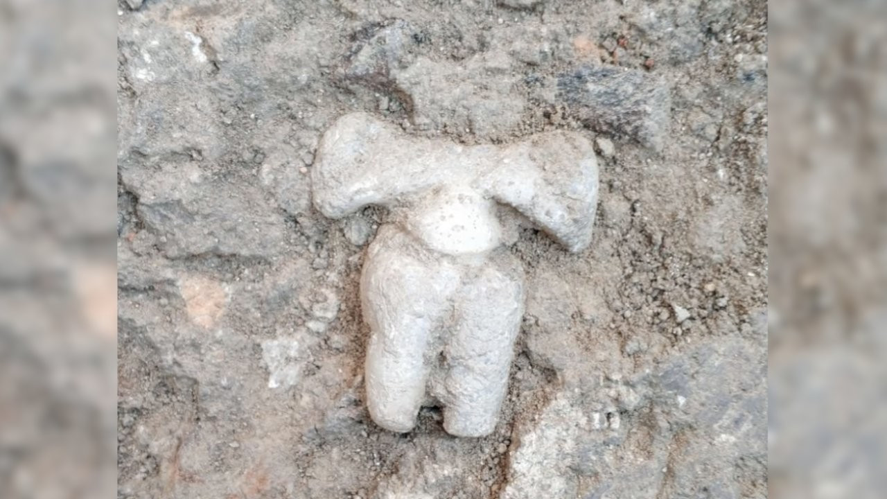 8 bin 200 yıllık mermer ana tanrıça heykelciği bulundu