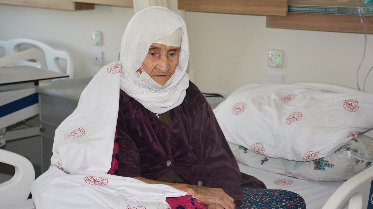 Şırnak'ta 120 yaşındaki kadın korona virüsünü yendi