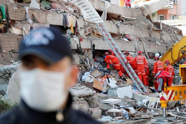 İzmir depremi: Şok, endişe, umut... - Sayfa 2