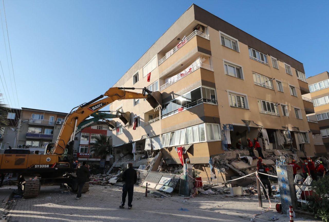 Depremde yıkılan binalar: Önce... Sonra... - Sayfa 2