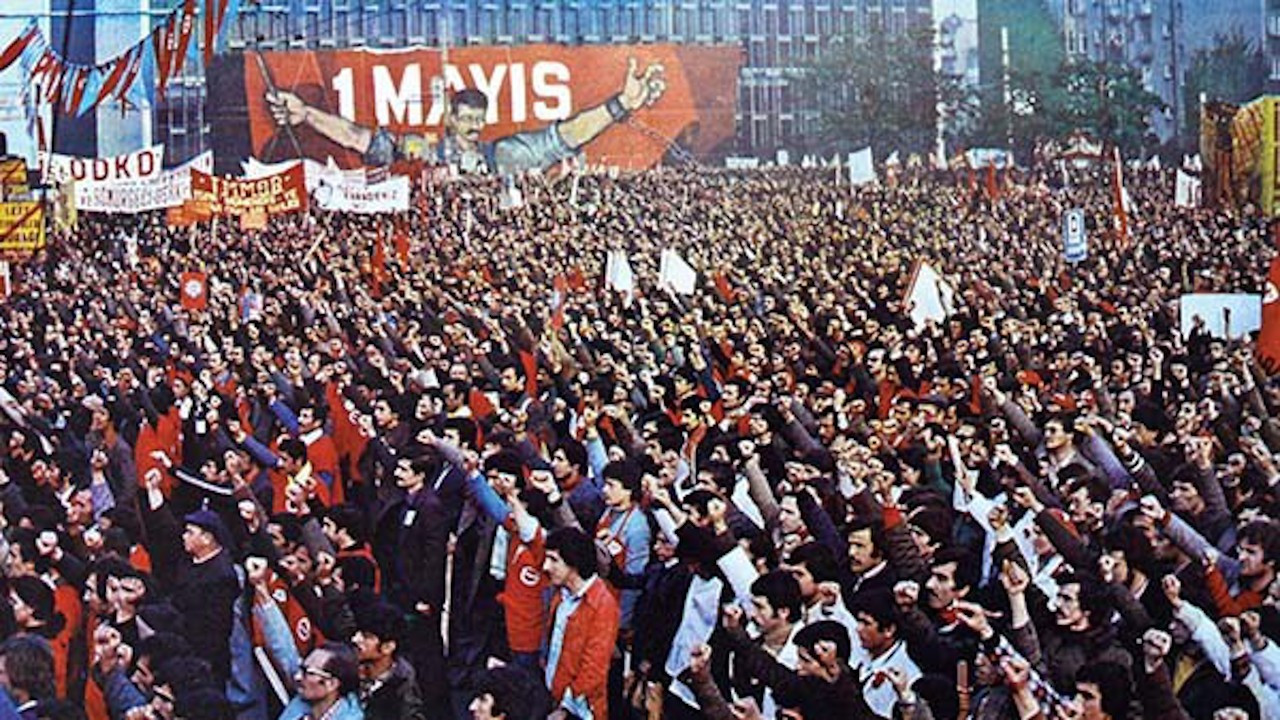 78'liler Girişimi'nden İBB'ye çağrı: Taksim Meydanı'na 1 Mayıs heykeli yapılması için yarışma açılsın