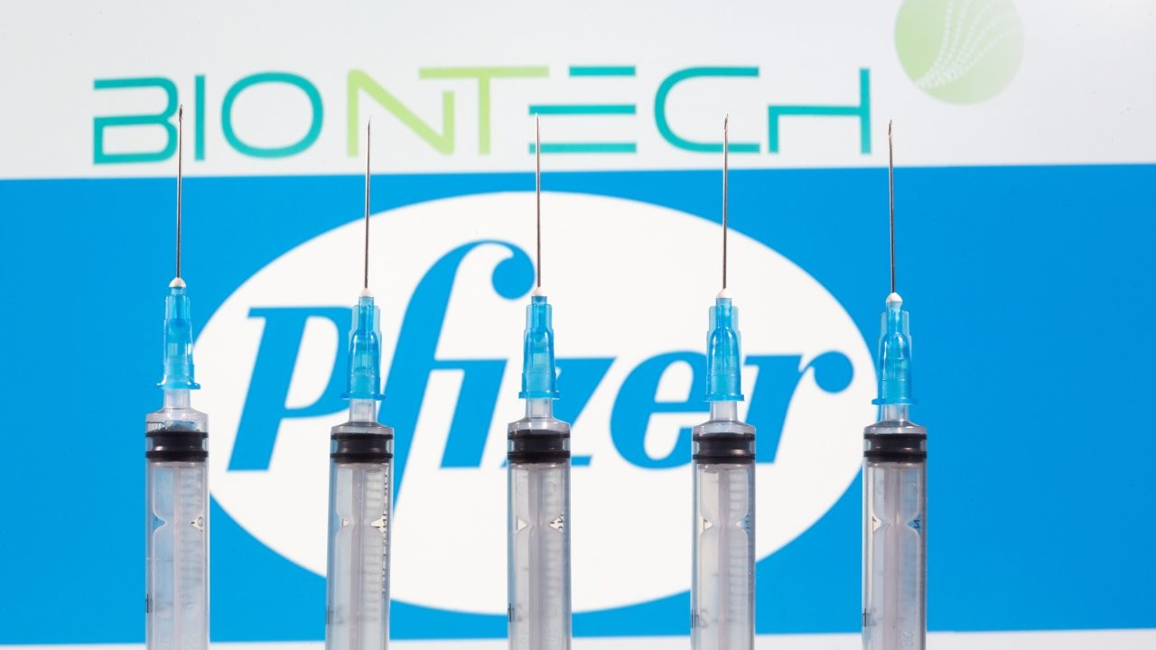 AB, Pfizer/BioNTech aşısı için 300 milyon dozluk anlaşma imzaladı