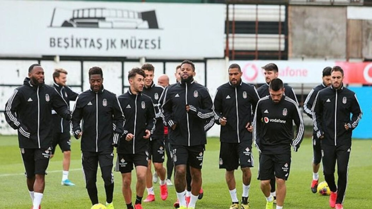 Beşiktaş'ta 5 futbolcunun daha virüs testi pozitif çıktı