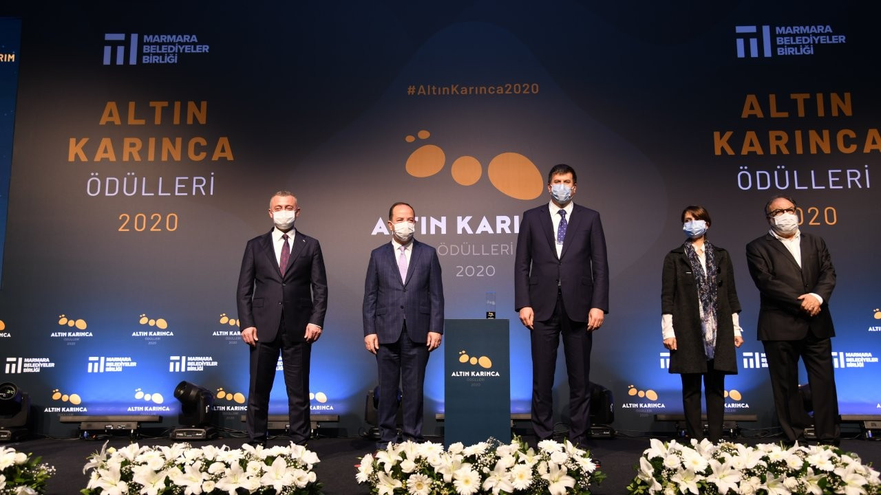 Kadıköy Belediyesi'nin 'Sinematek' ve 'Anlat Kadıköy' projelerine Altın Karınca Ödülü