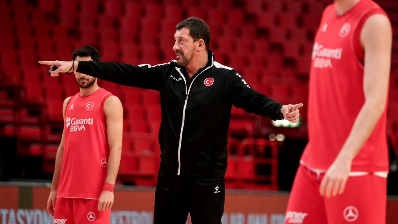 Türkiye A Milli Basketbol Takımı'nda Ufuk Sarıca dönemi sona erdi