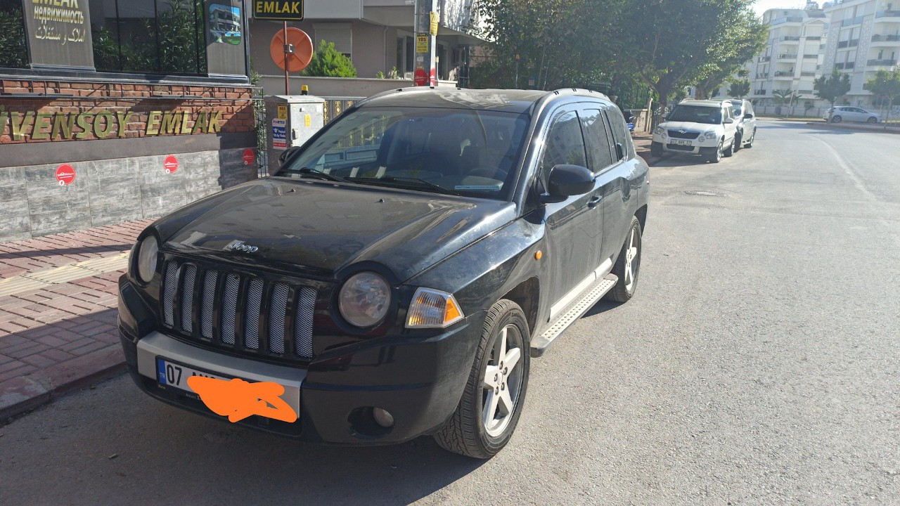 Özkiraz'dan 'Belediyenin aracını kullanıyor' iddiasına ruhsatlı yanıt
