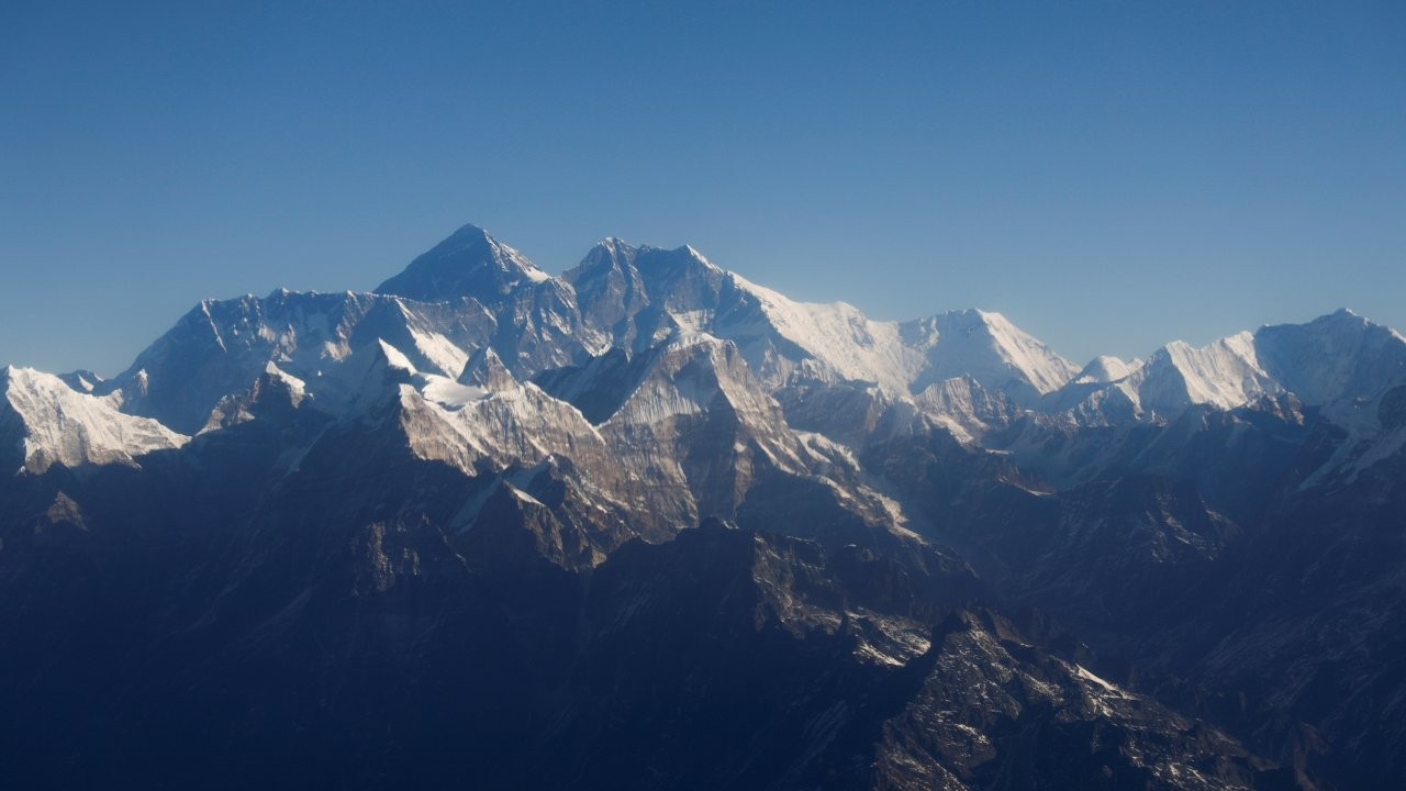 Everest'in yüksekliği yeniden hesaplandı: 86 santim 'uzadı'