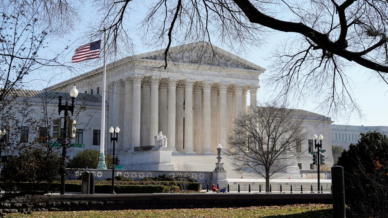 ABD'de Yüksek Mahkeme, Biden'ın zaferinin geri çevrilmesine yönelik davayı reddetti